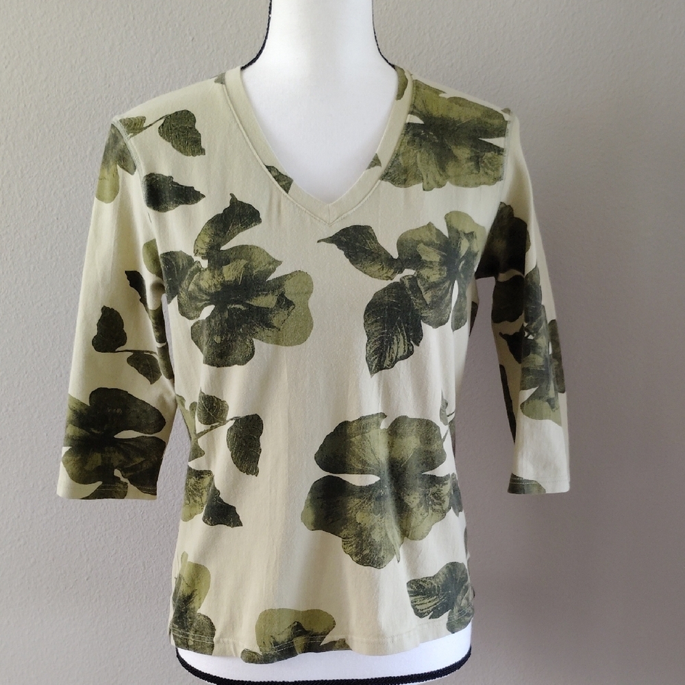 Gloria Vanderbilt V-Neck, 3/4 Length Sleeve Top